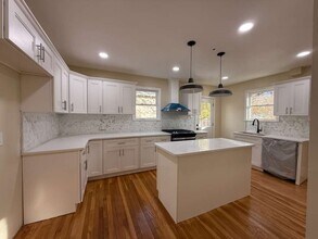 194 Fells Ave in Medford, MA - Building Photo - Building Photo