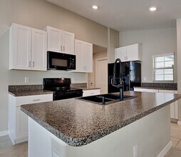 14620 Dunrobin Dr in Wimauma, FL - Foto de edificio - Building Photo