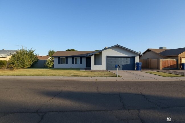 property at 2716 W Oakwood Ln