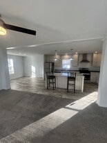 54 Hickory Ln in Sandwich, IL - Building Photo