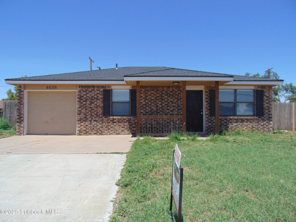 4638 Erskine St in Lubbock, TX - Building Photo
