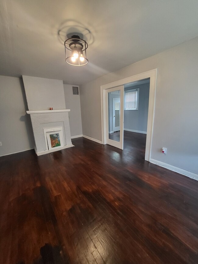 1718 Pine Grove Ave, Unit 2