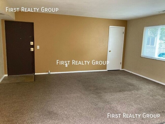 737 Wilmington Ave in Dayton, OH - Building Photo - Building Photo