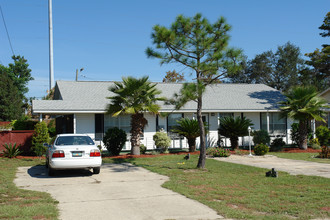 3212-3214 Redwood Ln in Gulf Breeze, FL - Building Photo - Building Photo