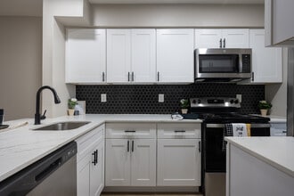 The Woods at Menchaca in Austin, TX - Foto de edificio - Interior Photo