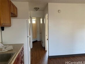 2407 Tusitala St in Honolulu, HI - Building Photo - Building Photo