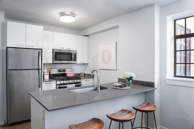 property at 1998 W Diversey Pkwy