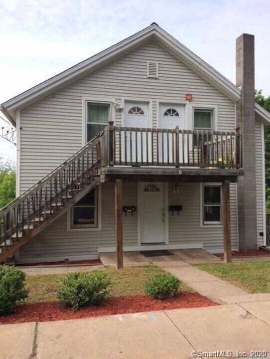 30 Spring St in Vernon, CT - Building Photo