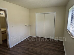 6087 In the Pines Dr SE in Grand Rapids, MI - Building Photo - Building Photo