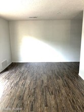 4902 West Gate Blvd in Austin, TX - Building Photo - Building Photo