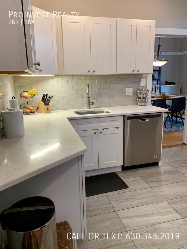 property at 543 W Addison St