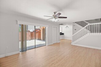 5013 50th Way in West Palm Beach, FL - Foto de edificio - Building Photo