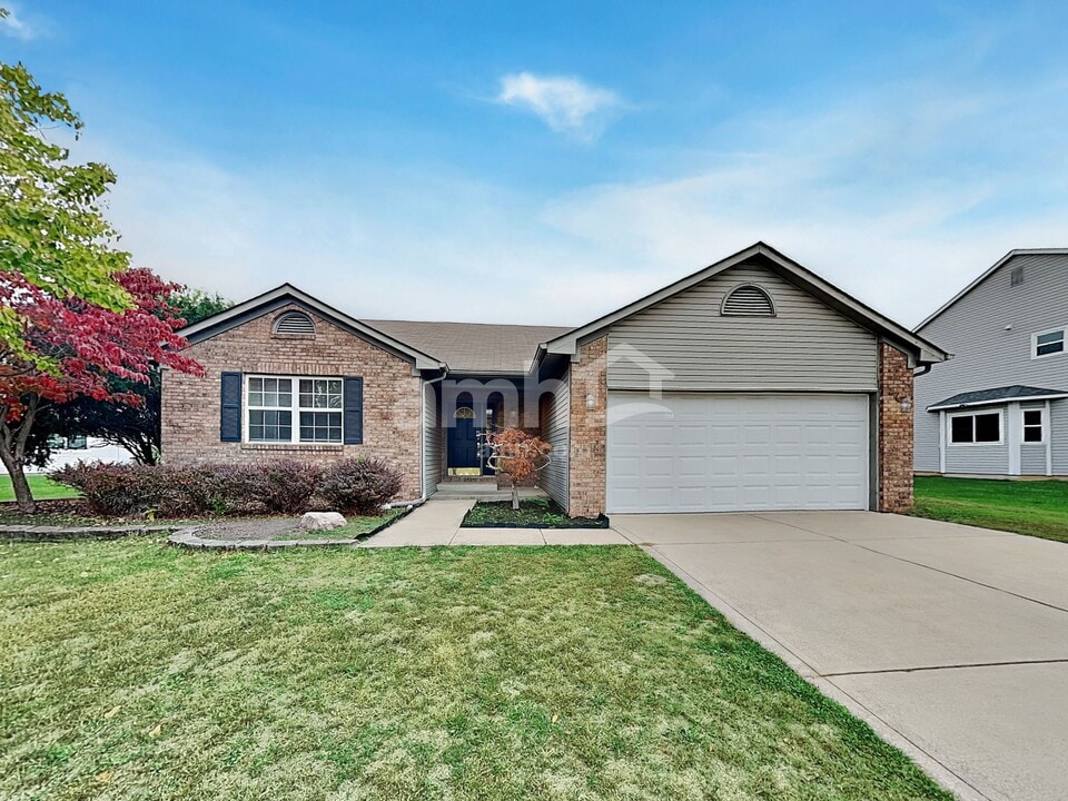 464 E Quail Wood Ln in Westfield, IN - Foto de edificio