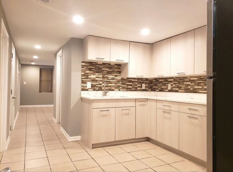 2214 N Mango Ave in Chicago, IL - Building Photo