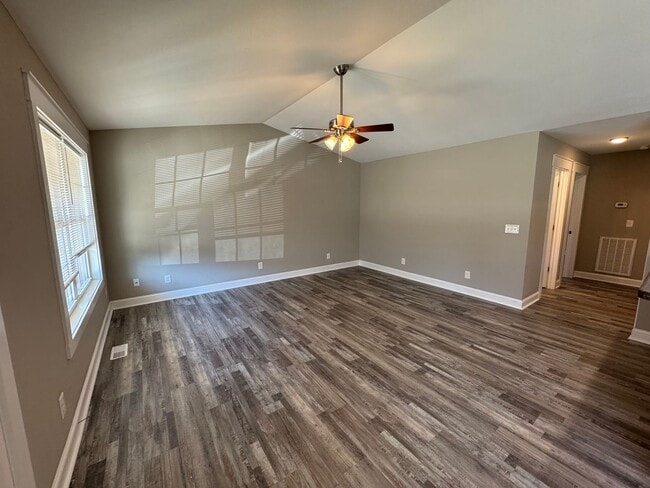 310 N Varnell Rd in Tunnel Hill, GA - Building Photo - Building Photo