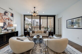 2425 Peachtree Rd NE in Atlanta, GA - Building Photo - Building Photo