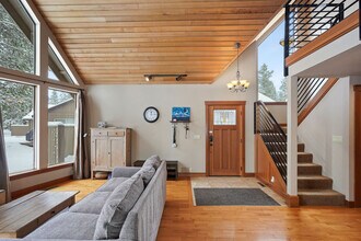8 Mt Baker Ln in Bend, OR - Building Photo - Building Photo
