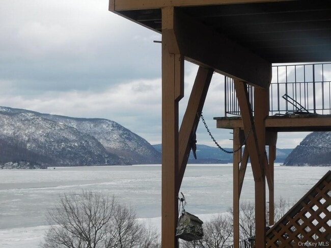 729 Hewitt Ln in New Windsor, NY - Building Photo - Building Photo