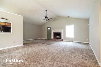 204 Pineknoll Ct in Ellenwood, GA - Foto de edificio - Building Photo