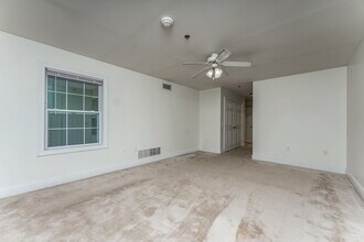 The Suites at West Park in Morgantown, WV - Foto de edificio - Building Photo