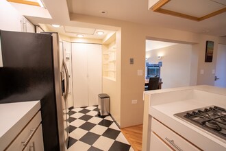 830 W Altgeld St in Chicago, IL - Building Photo - Building Photo