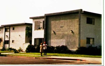 2047 S Mountain View Ave in Anaheim, CA - Building Photo - Building Photo