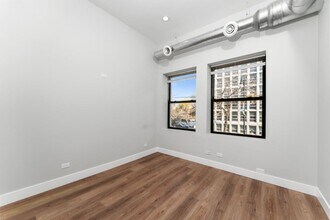 1219 W Devon Ave in Chicago, IL - Foto de edificio - Building Photo