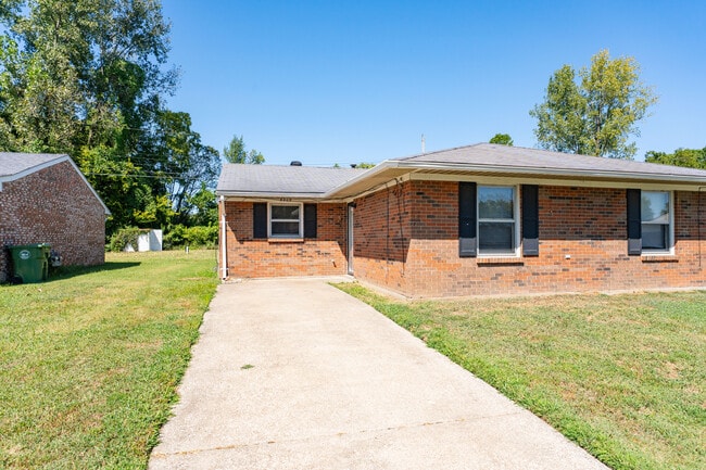 3309 Wandering Ln