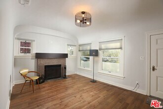 752 N Las Palmas Ave in Los Angeles, CA - Building Photo - Building Photo