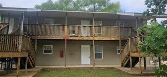 Razorback Rd Apartments in Fayetteville, AR - Building Photo