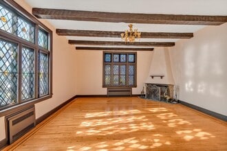 9102 68th Ave in Forest Hills, NY - Building Photo - Building Photo