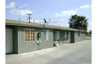 6916 Emil Ave in Bell Gardens, CA - Building Photo - Building Photo