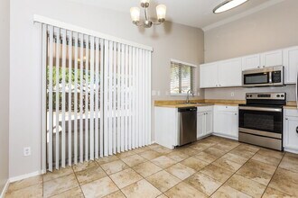 1682 W Prospector Way in Queen Creek, AZ - Building Photo - Building Photo