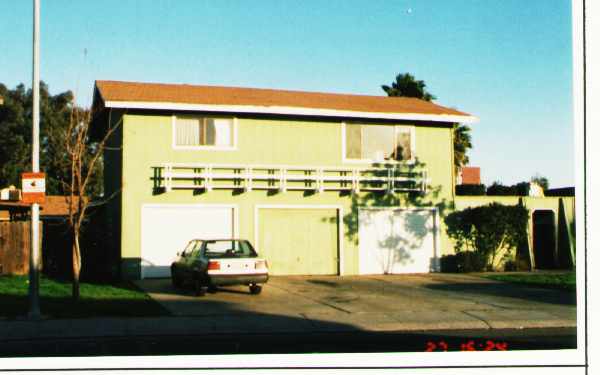 9222-9226 Dalewood St in Stockton, CA - Building Photo