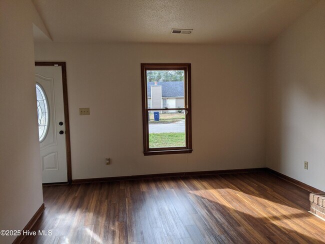 125 Corey Cir in Jacksonville, NC - Building Photo - Building Photo