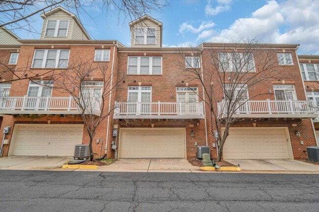 7974 Vigne Ct in Vienna, VA - Building Photo - Building Photo