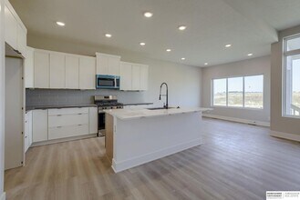 21144 Jessie Ave in Elkhorn, NE - Building Photo - Building Photo