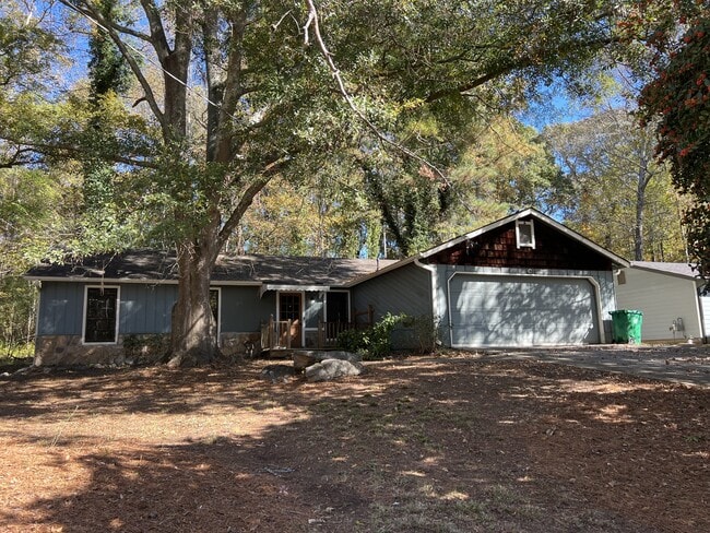 property at 662 Stonehedge Dr