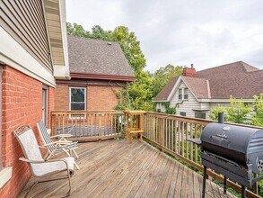 2344 Fairview Ave in Cincinnati, OH - Foto de edificio - Building Photo