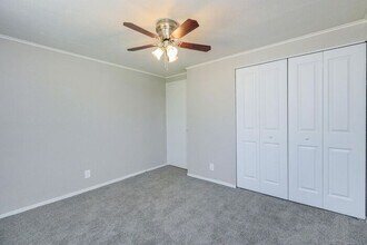 130 Safe Harbor Dr in Goodlettsville, TN - Foto de edificio - Building Photo