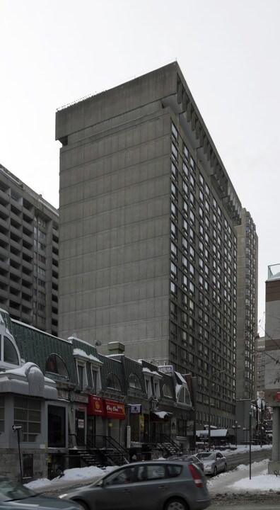 Port Lincoln in Montréal, QC - Building Photo