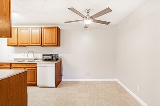 10211 Ura Ln in Denver, CO - Building Photo - Building Photo