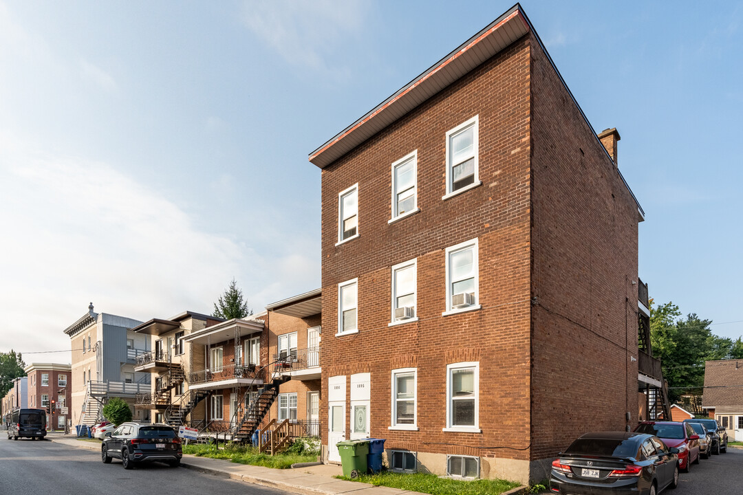 1875 Jeanne-Mance Av in Québec, QC - Building Photo