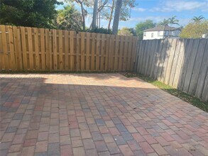 7670 NW 113th Path in Medley, FL - Building Photo - Building Photo
