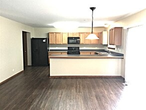 16316 Spring Creek Ln in Plainfield, IL - Building Photo - Building Photo