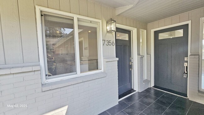 7356 34th Ave NE in Seattle, WA - Building Photo - Building Photo
