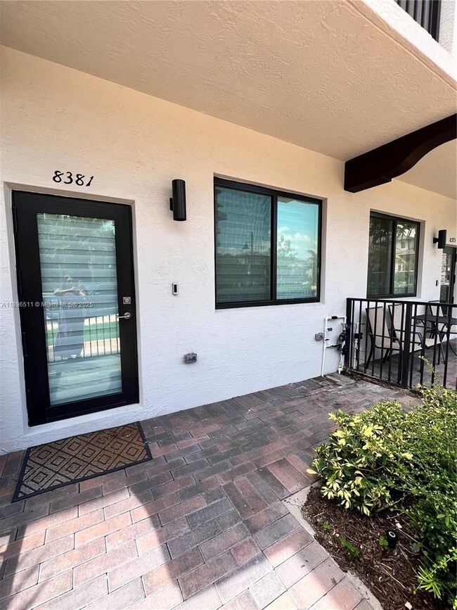 8381 NW 43rd St in Doral, FL - Building Photo - Building Photo
