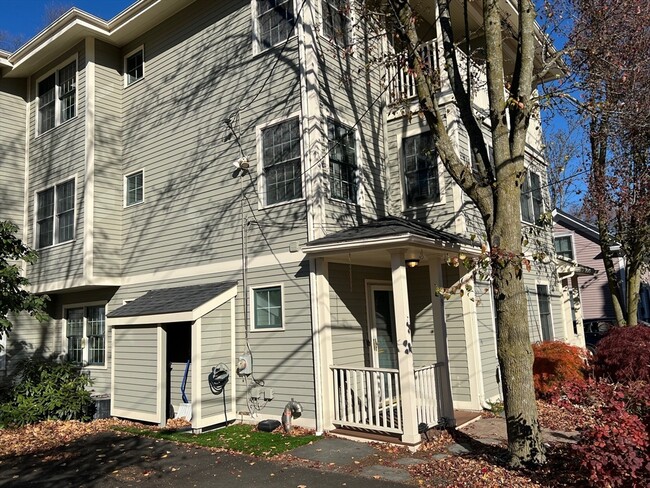 9 Winslow St in Cambridge, MA - Foto de edificio - Building Photo