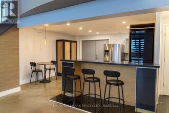 136-1173 Dundas St E in Toronto, ON - Building Photo - Building Photo