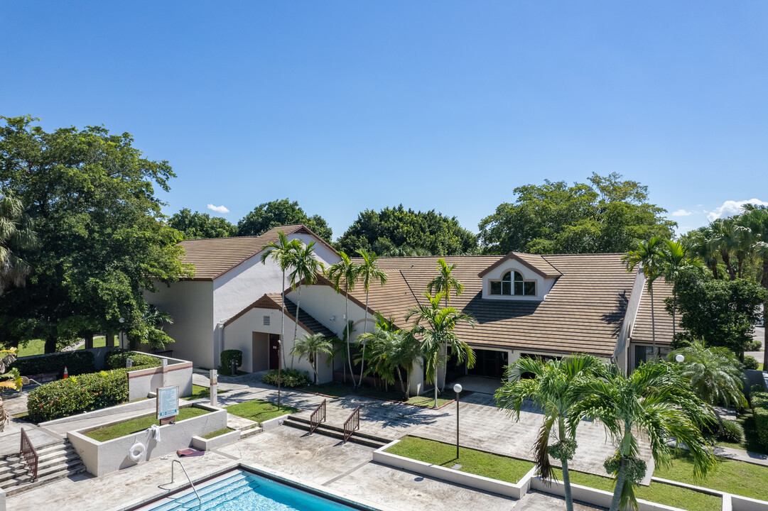 Parc Vista in Miami, FL - Foto de edificio